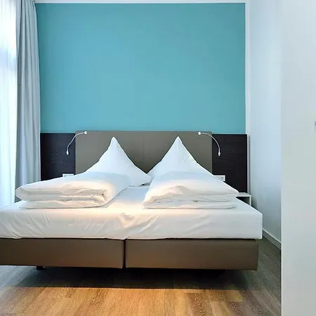 Anna Duene Anna Duene 0-06